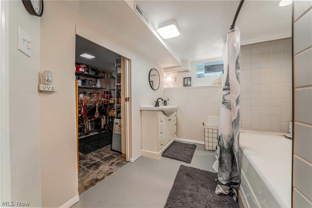 3387 W 125th Street Cleveland OH 44111