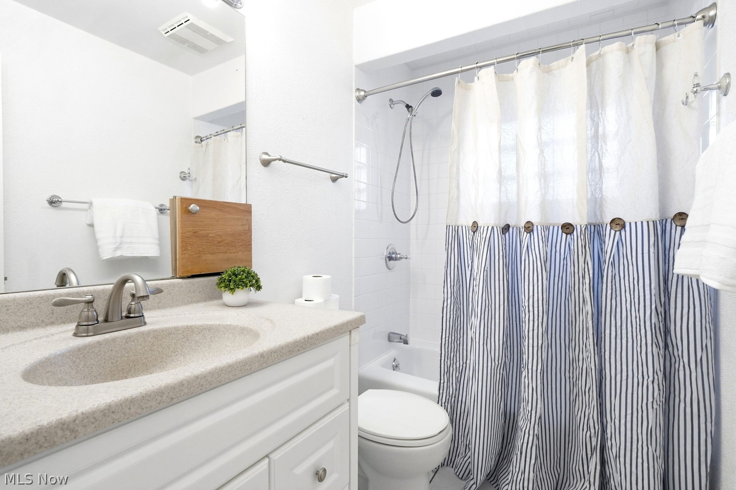 15 E Summit Street Chagrin Falls OH 44022