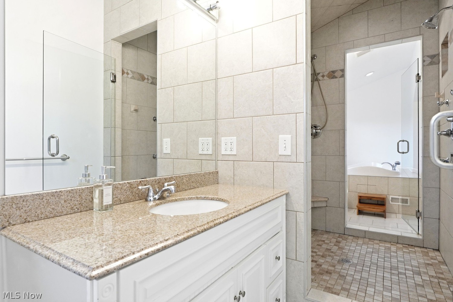 15 E Summit Street Chagrin Falls OH 44022