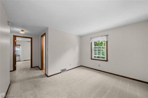 1489 Earhart Avenue Akron OH 44320