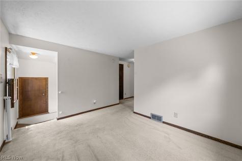 1489 Earhart Avenue Akron OH 44320