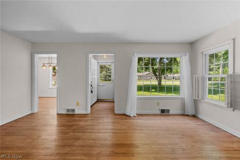 1489 Earhart Avenue Akron OH 44320