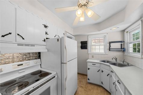 1489 Earhart Avenue Akron OH 44320