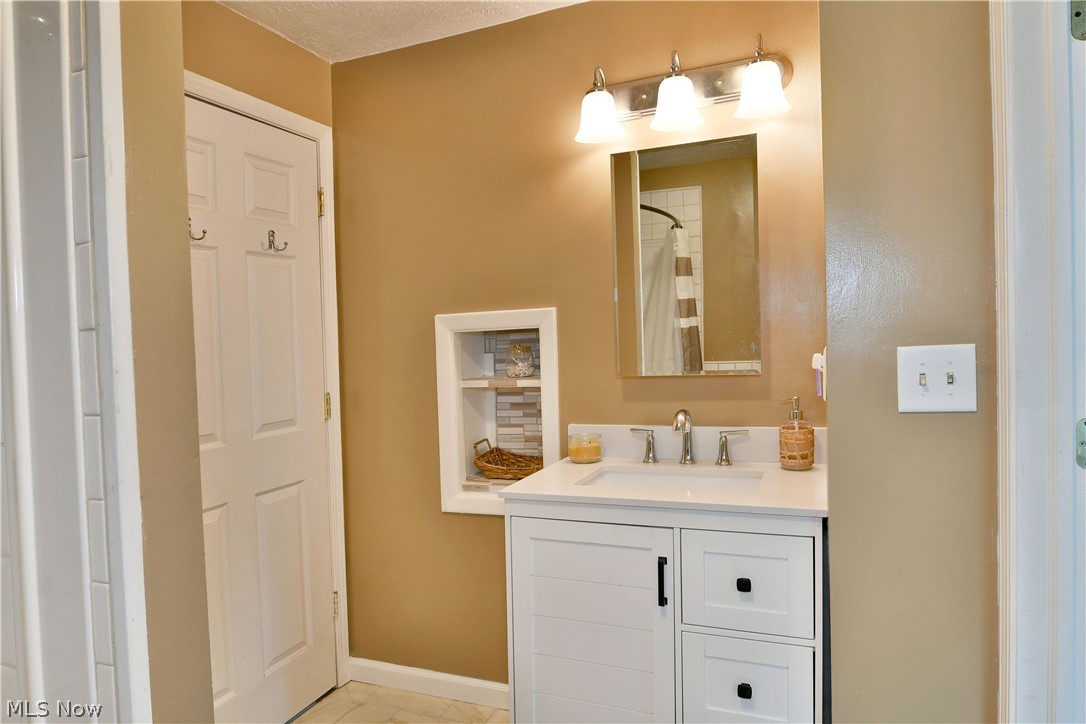 574 Braceville Robinson Road NW Newton Falls OH 44444