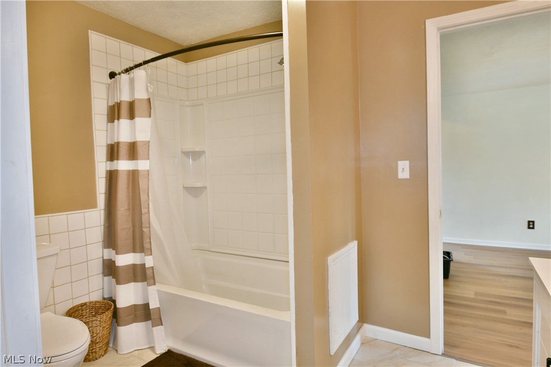 574 Braceville Robinson Road NW Newton Falls OH 44444