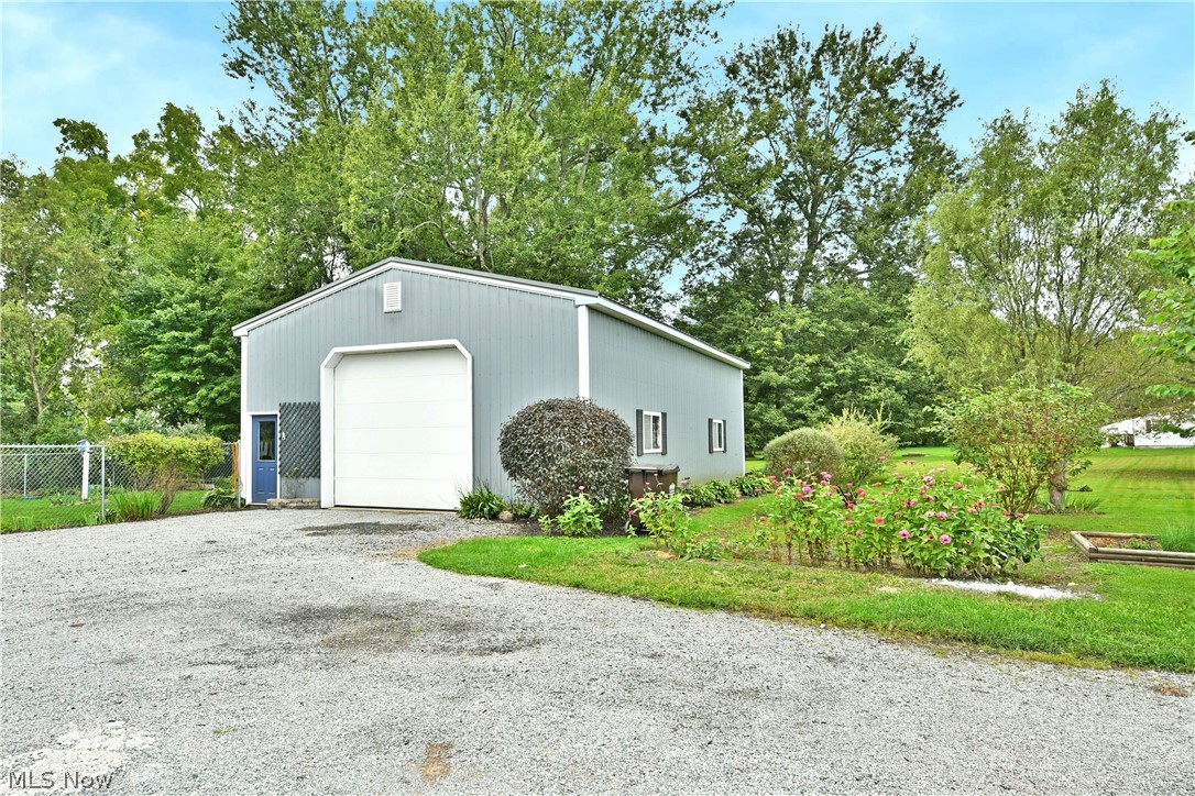 574 Braceville Robinson Road NW Newton Falls OH 44444