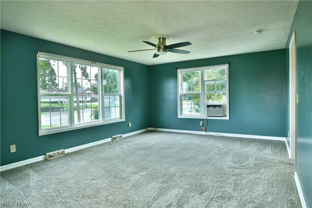 574 Braceville Robinson Road NW Newton Falls OH 44444
