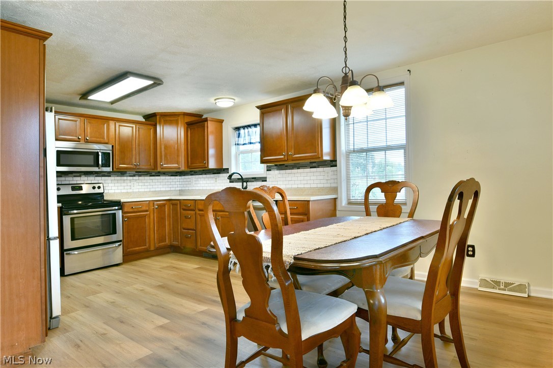 574 Braceville Robinson Road NW Newton Falls OH 44444