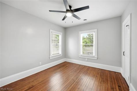 1459 Cohassett Avenue Lakewood OH 44107