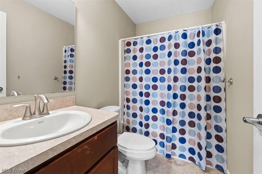 38190 Highgate Bluff Lane Willoughby OH 44094