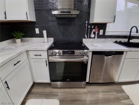718 Easter Avenue Akron OH 44307