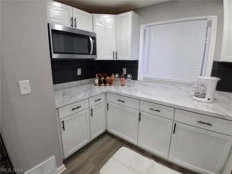 718 Easter Avenue Akron OH 44307