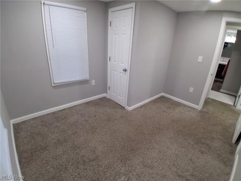718 Easter Avenue Akron OH 44307