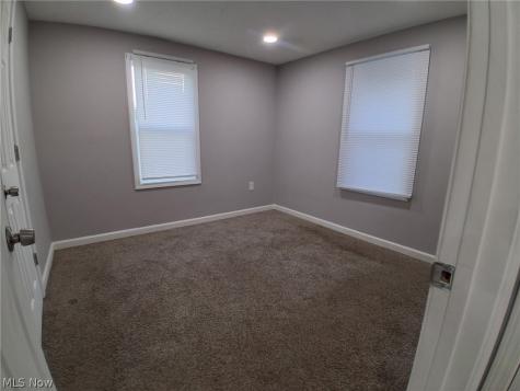 718 Easter Avenue Akron OH 44307