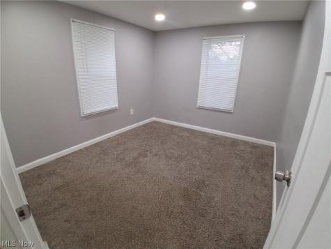 718 Easter Avenue Akron OH 44307