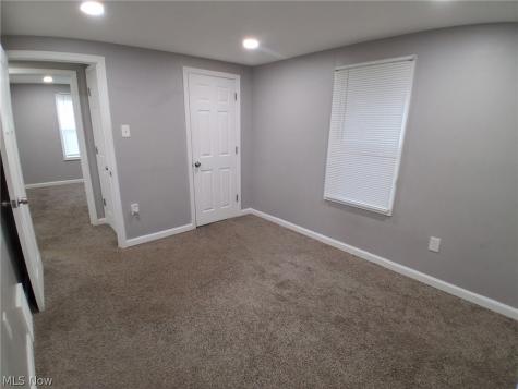 718 Easter Avenue Akron OH 44307