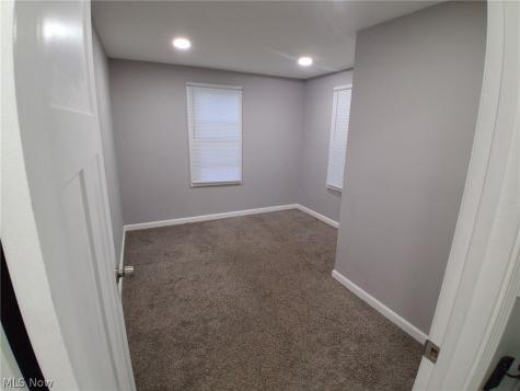 718 Easter Avenue Akron OH 44307