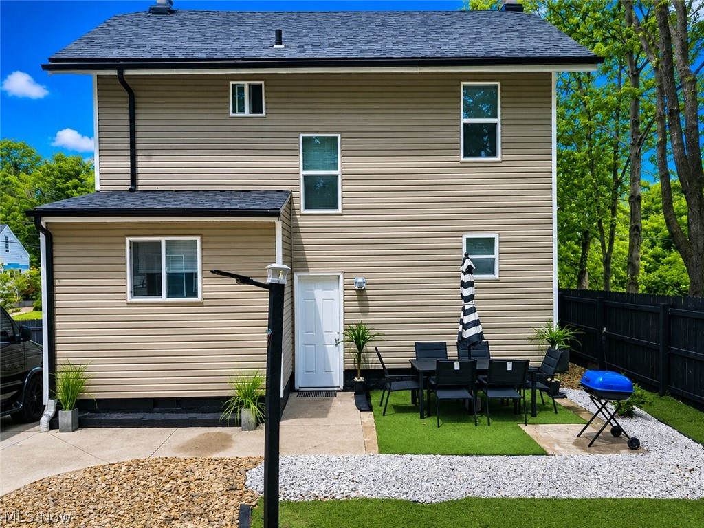 718 Easter Avenue Akron OH 44307