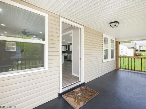 718 Easter Avenue Akron OH 44307