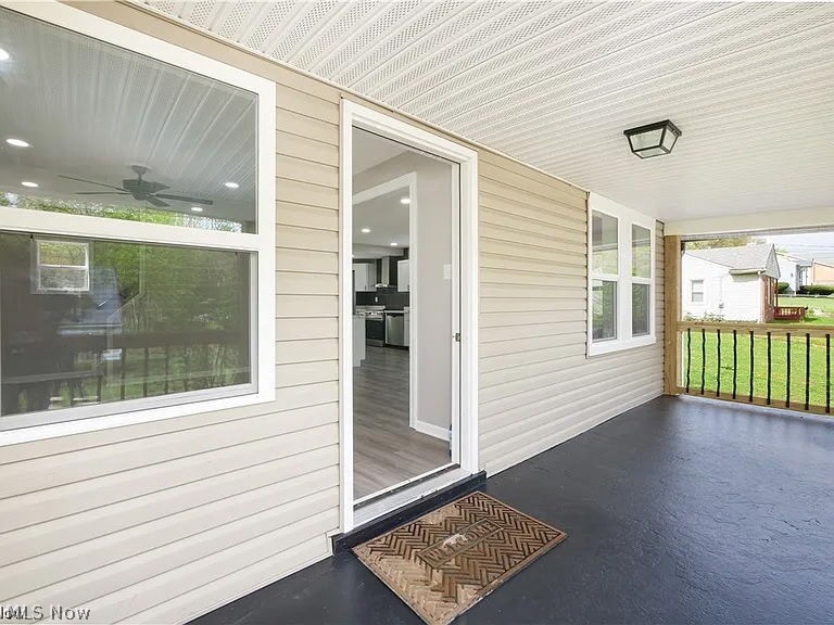 718 Easter Avenue Akron OH 44307