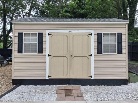 718 Easter Avenue Akron OH 44307