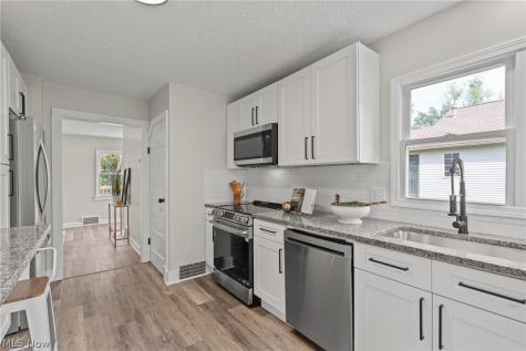 146 Spruce Drive NW North Canton OH 44720