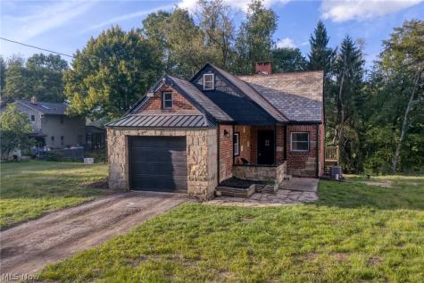146 Spruce Drive NW North Canton OH 44720