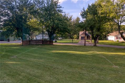 146 Spruce Drive NW North Canton OH 44720