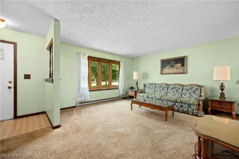 536 Fieldstone Drive Amherst OH 44001