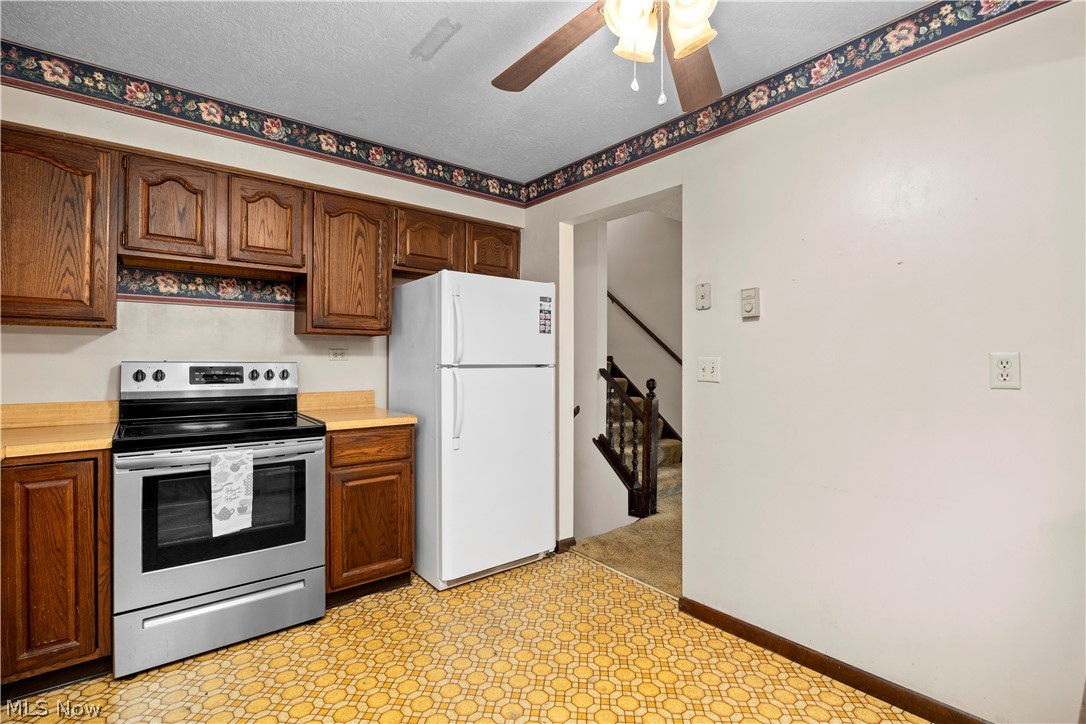 536 Fieldstone Drive Amherst OH 44001