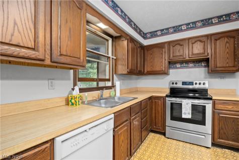 536 Fieldstone Drive Amherst OH 44001
