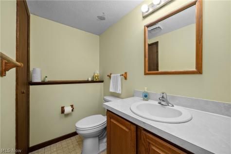 536 Fieldstone Drive Amherst OH 44001