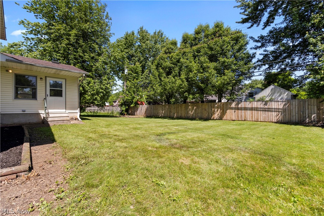 536 Fieldstone Drive Amherst OH 44001