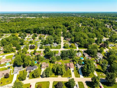 536 Fieldstone Drive Amherst OH 44001