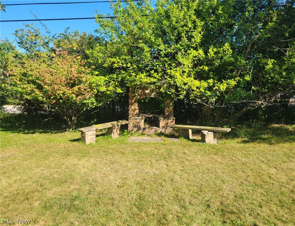 15609 Glynn Road East Cleveland OH 44112