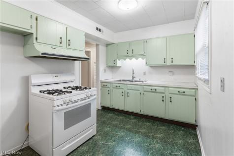 485 Grosvenor Avenue NW Massillon OH 44647