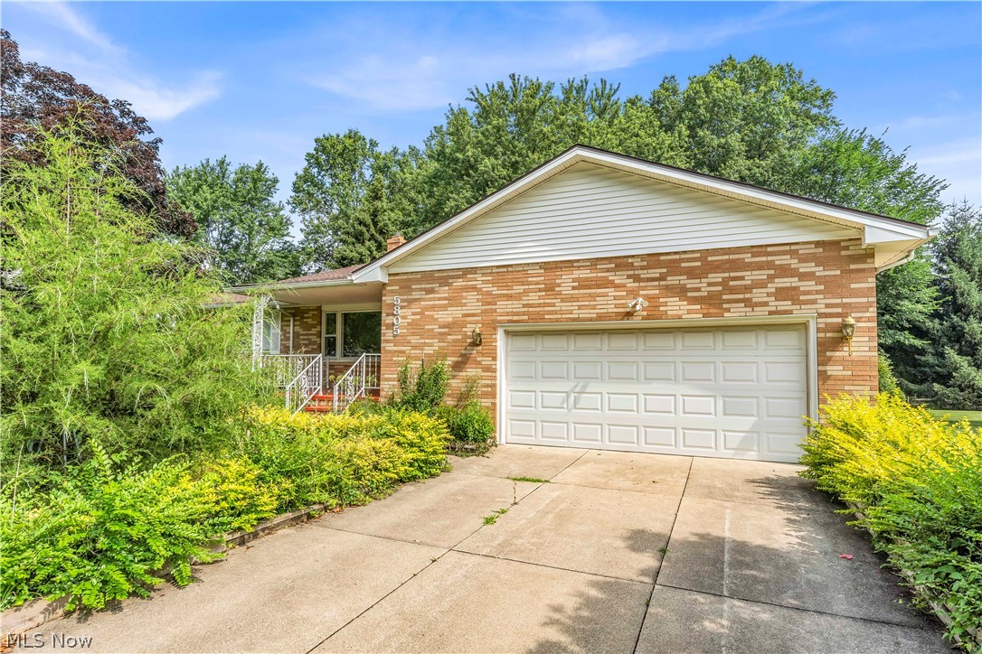 5805 Williamsburg Drive Highland Heights OH 44143