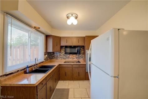 3805 N Hogan Drive Lorain OH 44053