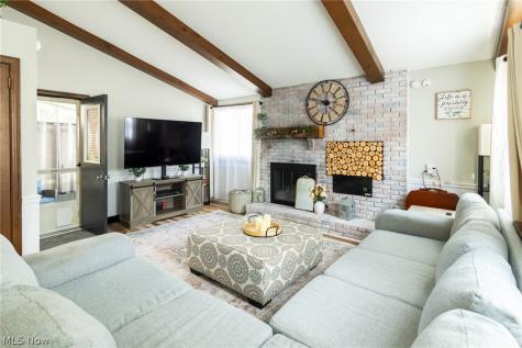 1382 Elmwood Avenue SW North Canton OH 44720