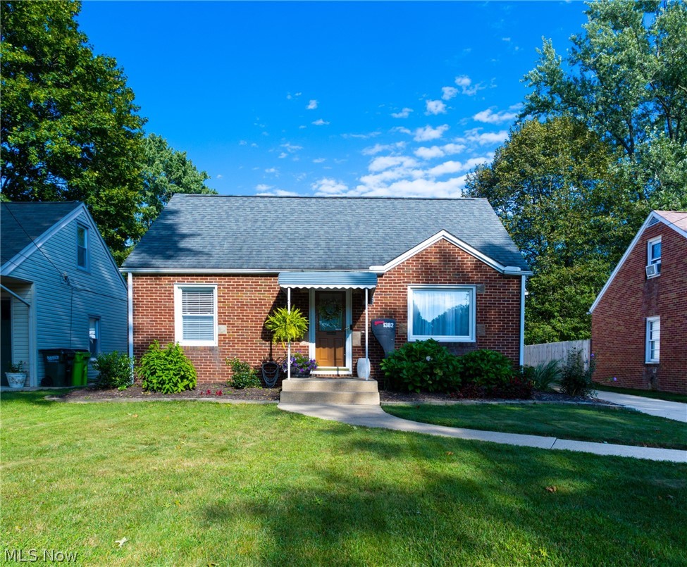 1382 Elmwood Avenue SW North Canton OH 44720