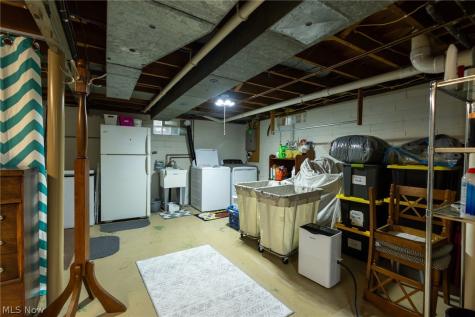1382 Elmwood Avenue SW North Canton OH 44720