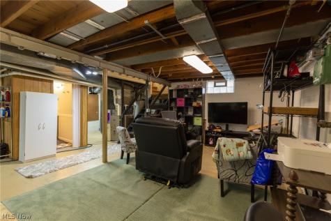 1382 Elmwood Avenue SW North Canton OH 44720