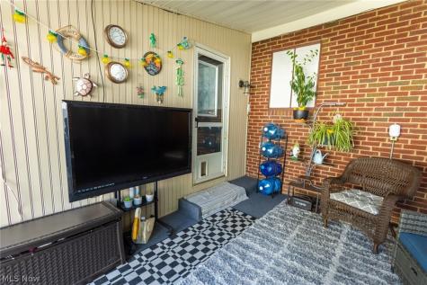 1382 Elmwood Avenue SW North Canton OH 44720