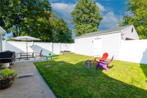 1382 Elmwood Avenue SW North Canton OH 44720