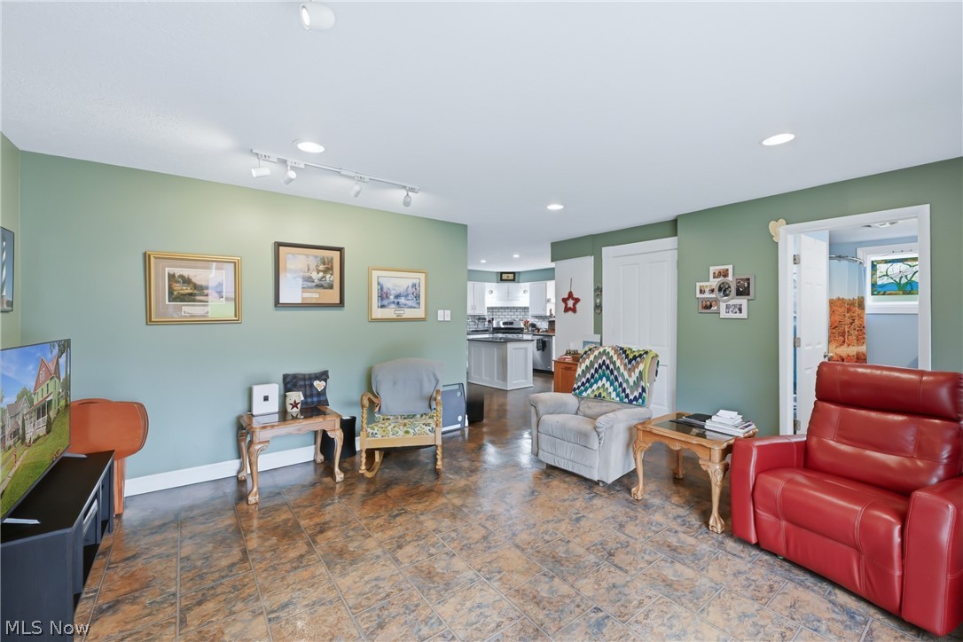 354 W 10th Street Salem OH 44460