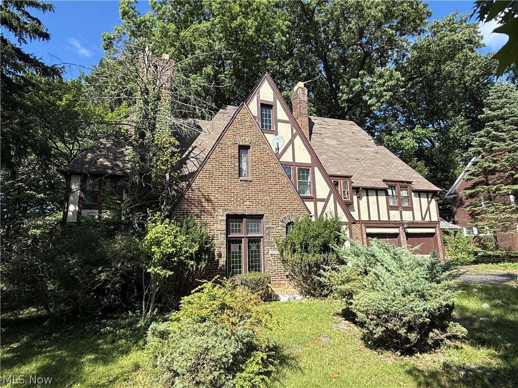 15705 Oakhill Road East Cleveland OH 44112