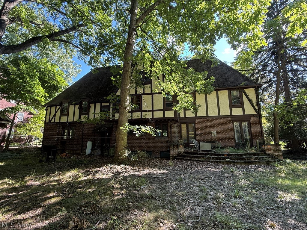 15705 Oakhill Road East Cleveland OH 44112