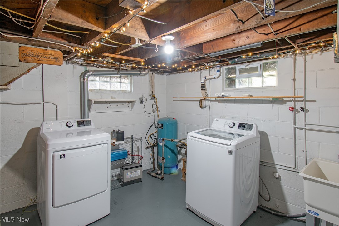 3539 Carper Avenue Akron OH 44312