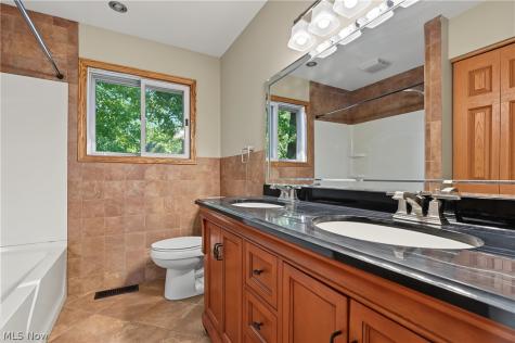 11121 Lafayette Drive NW Canal Fulton OH 44614