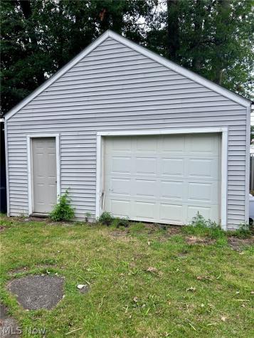 423 Victor Avenue Cuyahoga Falls OH 44221